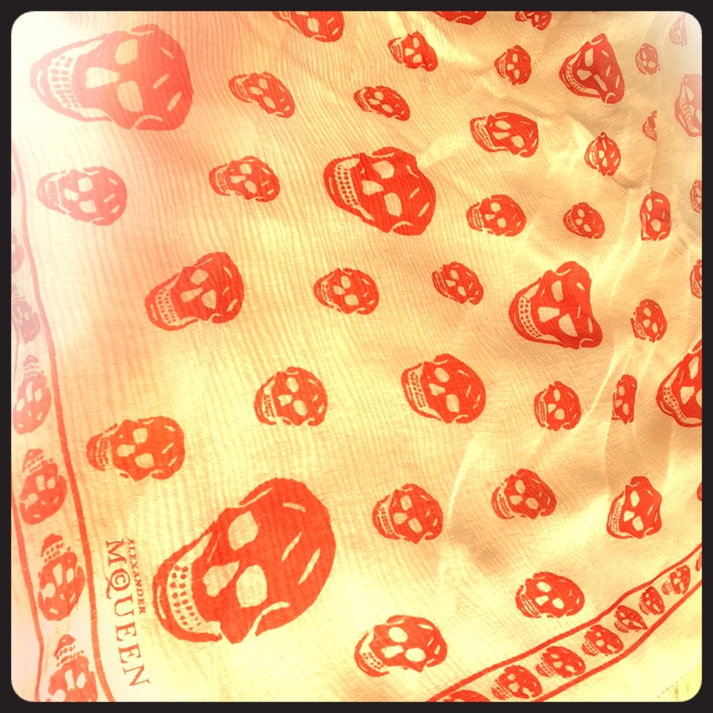 Alexander McQueen: Skull silk scarf